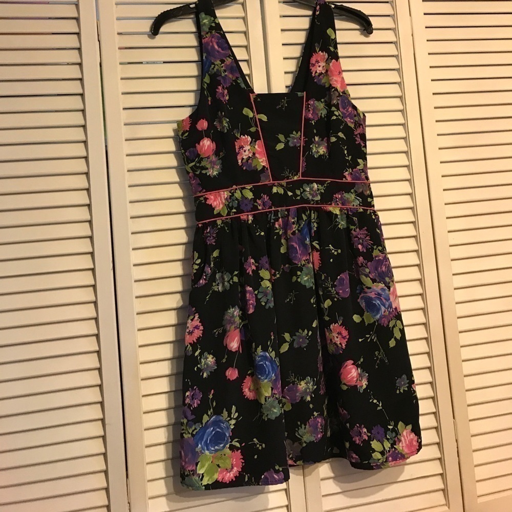 Floral, black, pink, purple dress size Large - Picture 6 of 8